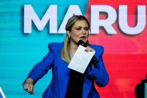 A raíz de la decisión de la gobernadora de Chihuahua de llevar a cabo un operativo en el que se desmanteló un macro narcolaboratorio, donde colateralmente mueren dos agentes de la CIA, se ha desatado una campaña en contra de Maru Campos por supuesta traición a la patria