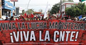 en los estados donde la CNTE tiene presencia, como Chiapas, Guerrero, Michoacan, Oaxaca y otros mas, se dan clases solo en 90 o 100 días,